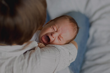 Почему ребенок плачет